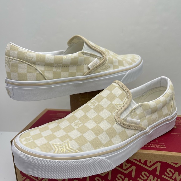 Vans WMNS Classic Slip-On
Checkerboard Stars Tan
VN000CT5JM9 Sneakers - Picture 7 of 16